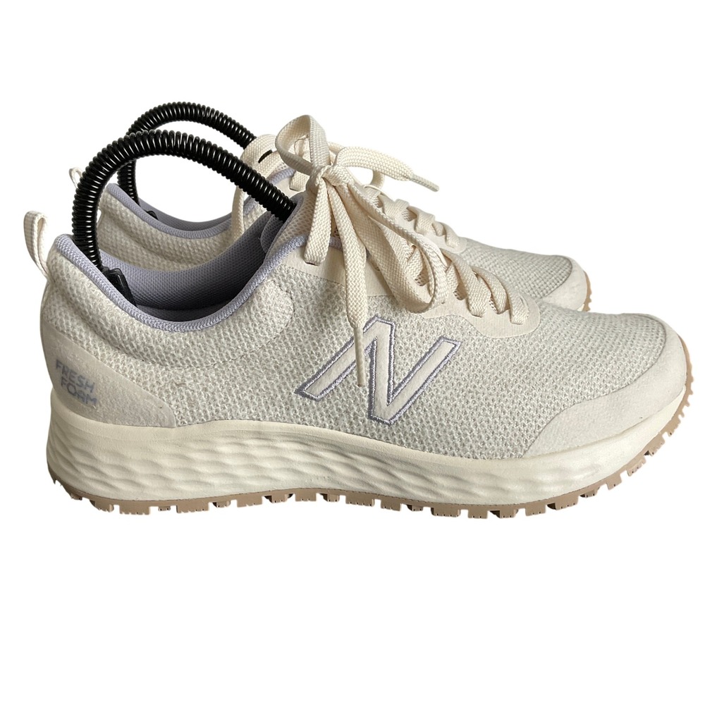New Balance Fresh Foam Arishi Slip Resistant Shoes Cream WIDARISW Womens 7